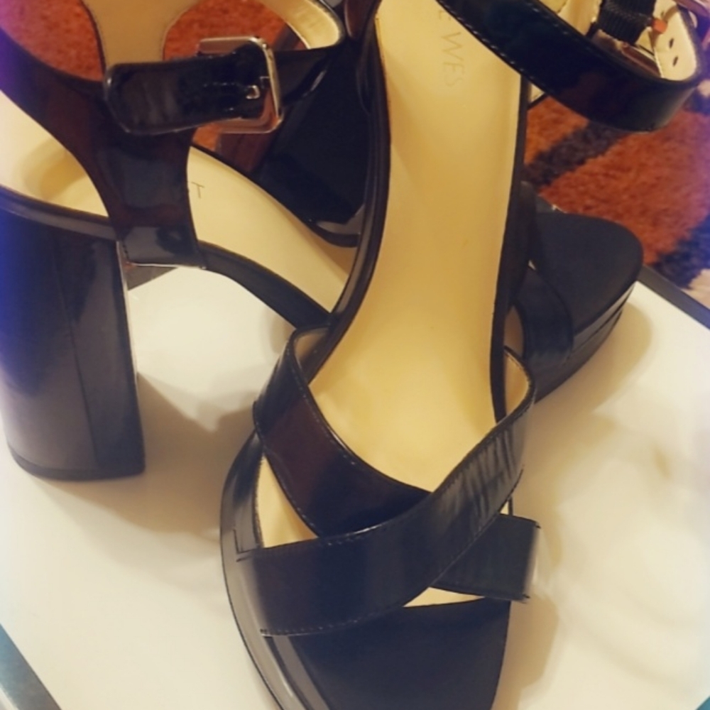 Nine West - Picture 2 of 5
